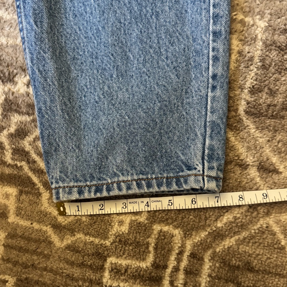 Vintage Levi’s 550 Relaxed Tapered Denim - Picture 7 of 7